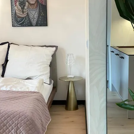 Piper Gold Targi Apartment