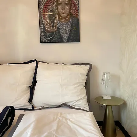 Apartment Piper Gold Targi *