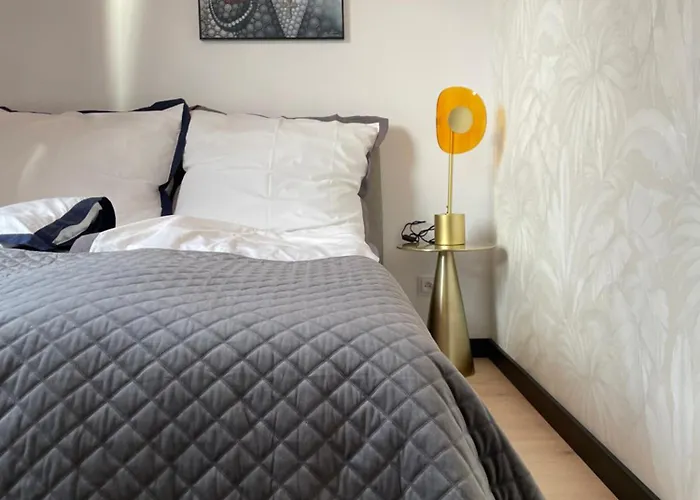 Piper Gold Targi Апартаменты *